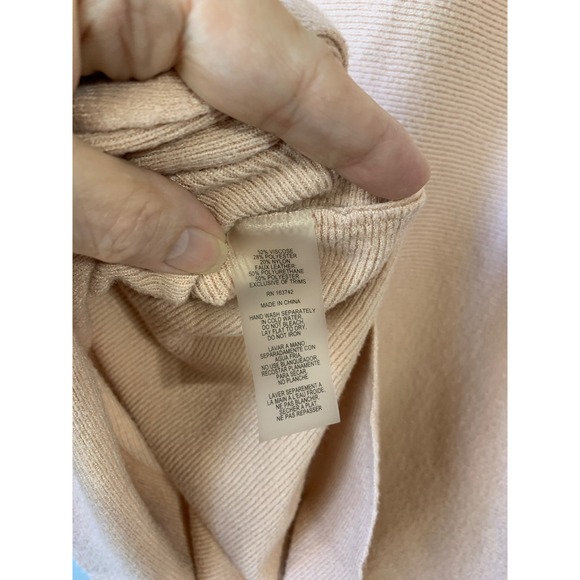 LIV Milano Peach Ribbed V Neck Butterfly Pearl Embellished Sweater Women's M‎ - Picture 8 of 8